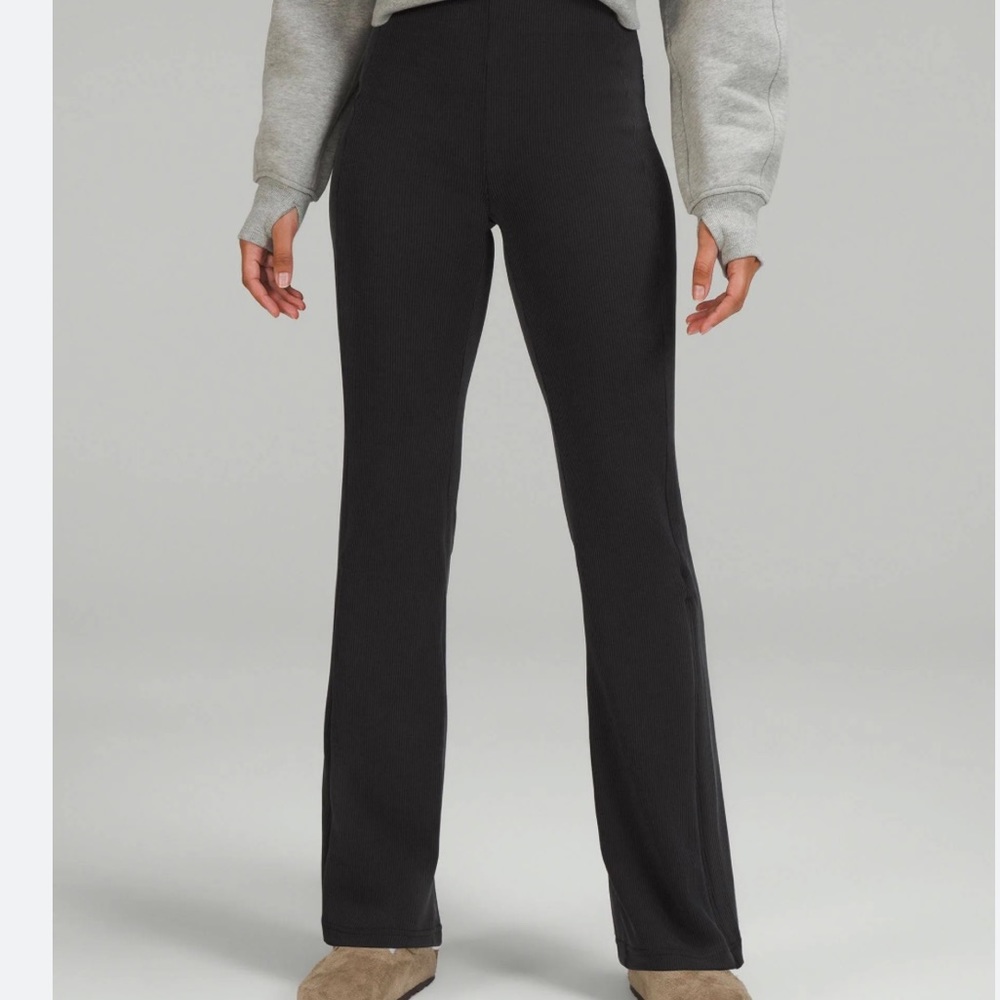 Lululemon Sofstream Ribbed Flare Pants Size 4 - image 7